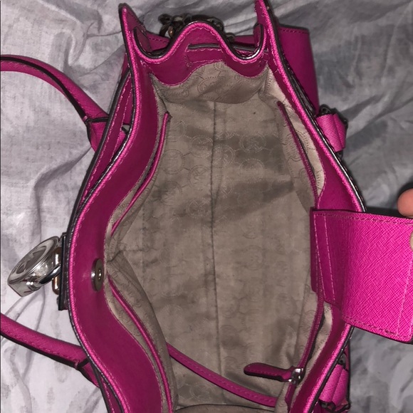 Michael kors purse - Picture 3 of 3